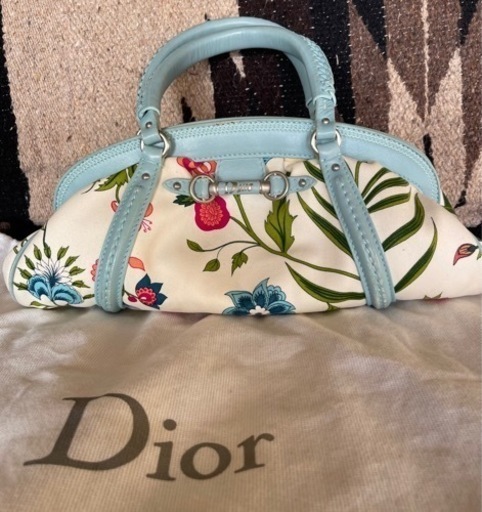 お値下げ！ディオール　Dior  フラワー　がま口型バッグ