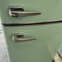 J3151 高年式！人気レトロデザイン！1点限り！6ヶ月保証付き！ 2ドア冷蔵庫  アイリスオーヤマ IRIS OHYAMA PRR-142D-LG レトロデザイン冷蔵庫 130L  2022年製 新品参考価格39,800円 動作確認、クリーニング済み 【リユースのサカイ柏店】流山市 中古冷蔵庫 松戸市 中古冷蔵庫 我孫子市 中古冷蔵庫 船橋市 中古冷蔵庫 守谷市 中古冷蔵庫 取手市 中古冷蔵庫