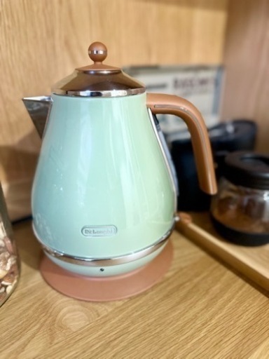 デロンギ　delonghi 電気ケトル　レトロ　可愛い