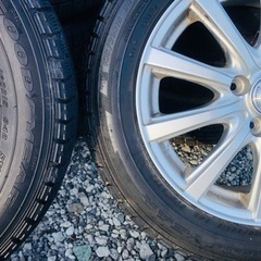 冬タイヤ 185/60R15 アクア ヴイッツ用アルミ付きスタッドレス