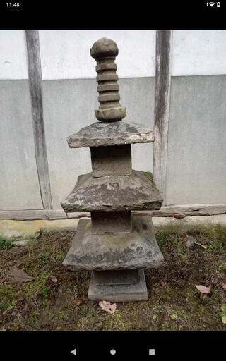 古い石塔　全高約１１５cm　三重塔