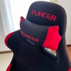 限界価格💦ゲーミングデスク　&  チェアー　ヘッドクッション付き　セット♪  デスクマットもお付けします(レッド✖️ブラック)