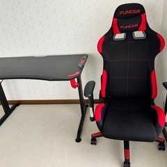 限界価格💦ゲーミングデスク　&  チェアー　ヘッドクッション付き　セット♪  デスクマットもお付けします(レッド✖️ブラック)
