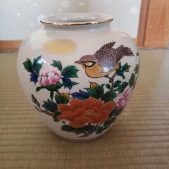 九谷焼花瓶(20×20センチ)