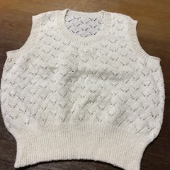 児童用白の飾り編みベスト　ハンドメイド