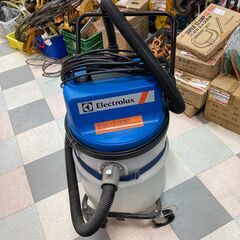 【集塵機】大きいサイズお探しの方へ！　ELECTRO LUX UZ878A ¥17,600円