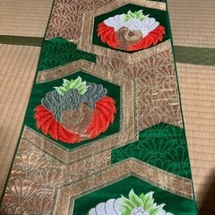 刺繍が素晴らしい帯　1,500円