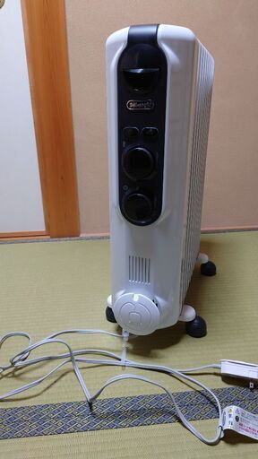 美品 デロンギ アミカルドオイルヒーターRHJ35M1015-BK