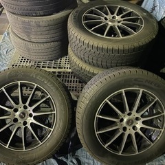 225/60r17 スタッドレスタイヤ　4本セット　すぐ連絡が取れて早めに引き上げてくれる方が希望