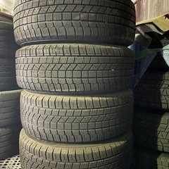 225/60r17 スタッドレスタイヤ　4本セット　すぐ連絡が取れて早めに引き上げてくれる方が希望