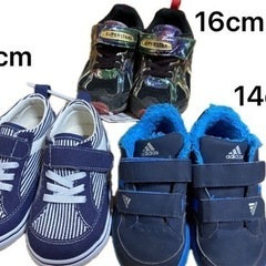 スニーカー 靴 adidas  シューズ 14cm 15cm 16cm