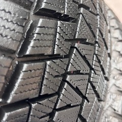 バリ山　スタッドレスタイヤ　NISSAN 215/60R17   5穴