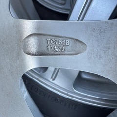 スタッドレスタイヤアルミセット　215/60 R17（4本）