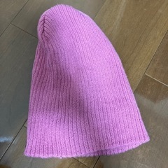 ピンクのニット帽