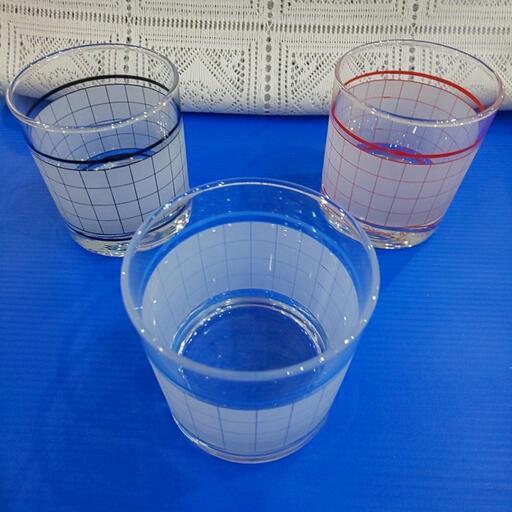 綺麗な色の線が入った タンブラー コップ × 3個 (うし) 伊豆高原の食器《コップ、グラス》の中古あげます・譲ります｜ジモティーで不用品の処分