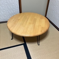 ちゃぶ台(^.^)しっかりしています。白木80×30ぐらい