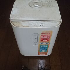 ジャンク品のスチーム式加湿器(東芝 KA-W45)。タダ(0円)...