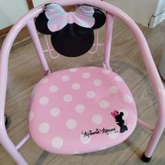 ミニーマウスの　可愛い　椅子