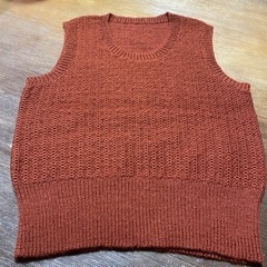 ハンドメイド　ブラウンの飾り編みベスト　児童用