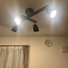 ニトリ　照明器具　暖色