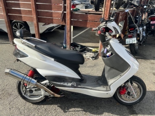 ヤマハ シグナスX 2型 台湾 実走行8900km カスタム多数 低走行 