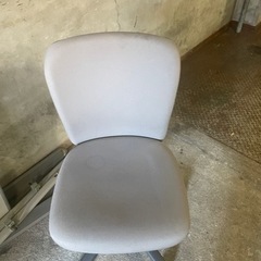 事務の椅子