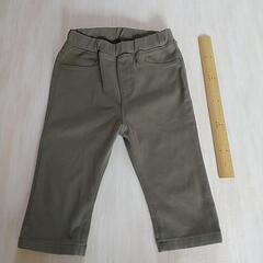 モスグリーンの薄手のズボン、サイズ１００。