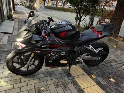 【HONDA CBR250RR】　大人気　マットブラック　USB充電付き　好調