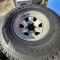 アルミ8本、スチール9本、まとめて引き取り可能な方