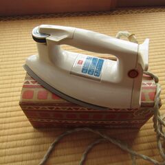 昭和風TOSHIBAのアイロン　HIA-502F