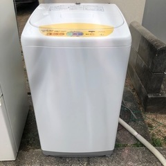 洗濯機.Hitachi .2003年.4.2KG.2000円