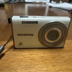 カメラ　OLYMPUS fe