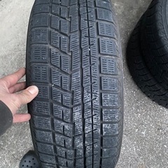 スタッドレスタイヤ 215/60R17
