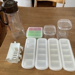 プラスチック保存容器(作り置き用、麦茶ピッチャーなどなど)