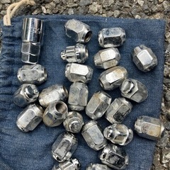 ハイエース　スタッドレスタイヤ　GOODYEAR ICE NAVI  CARGO 195/80R15