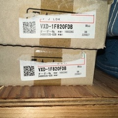 一間のクローゼット枠、扉　枕棚