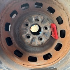 スタッドレスタイヤ溝も超キレイです　185/65R14