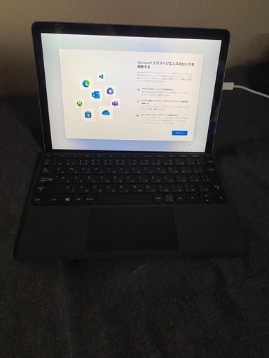12/14受け渡しのみ　25,000円（今だけ）　美品　Surface Go 2(8GB、128GB、タイプカバー付き）②