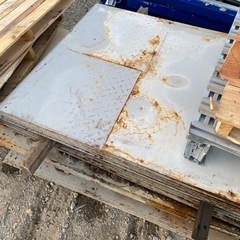 縞板鉄板切板　4.5ｍｍ厚1820mmx900mm