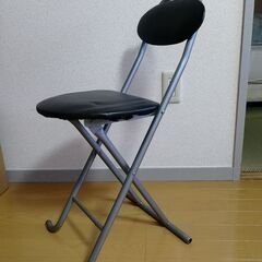 折り畳み椅子（パイプ椅子）　黒
