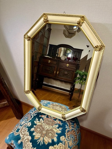 イタリア製 八角形ウォールミラー(鏡) アイボリー