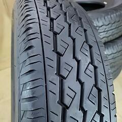 ◆◆SOLD OUT！◆◆　組み換え工賃込み☆超絶バリ山ハイエースやキャラバン用タイヤ195/80R15LTダンロップ3本+ブリヂストン1本での4本セット