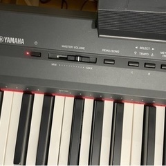YAMAHA電子ピアノ P-105付属品：アダプター、譜面立て、木製スタンド 