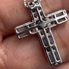 K18WG pt850 ダイヤモンドクロスネックレス 0.65ct ブルーダイヤ 