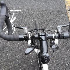 中古自転車２８４１　ロードバイク　前後タイヤ新品！　７００×２８C　２×７段ギヤ　フレームサイズ４３０㎜　身長１６４㎝から　ワイヤー錠　ライトは付属していません。