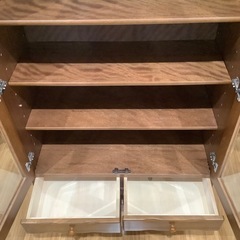 【トレファク神戸南店】スペイン製 書棚 2枚扉 キズ剥がれ有【取りに来られる方限定】