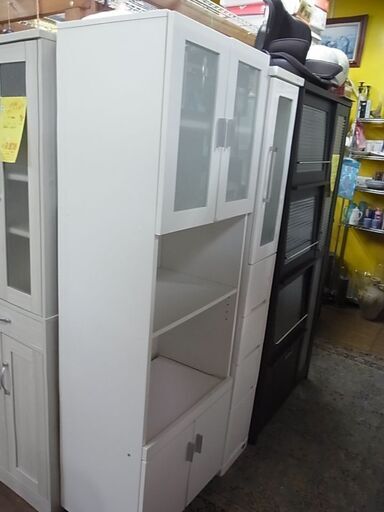 キッチンボード　２ドアレンジボード　ホワイト　白　食器棚　食器収納　キッチン収納　2口コンセント