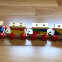 木のおもちゃ　カラフル列車積み木