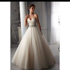 モリリー　ウェディングドレス　前撮り　後撮り　※破れあり モリリー ウェディングドレス 前撮り 後撮り ※破れあり