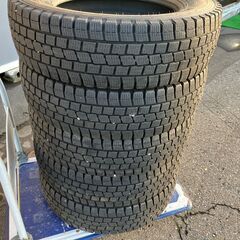 トラック用スタドレスタイヤ　5本セット　205/70Ｒ17,5　ダンロップSPLT02　